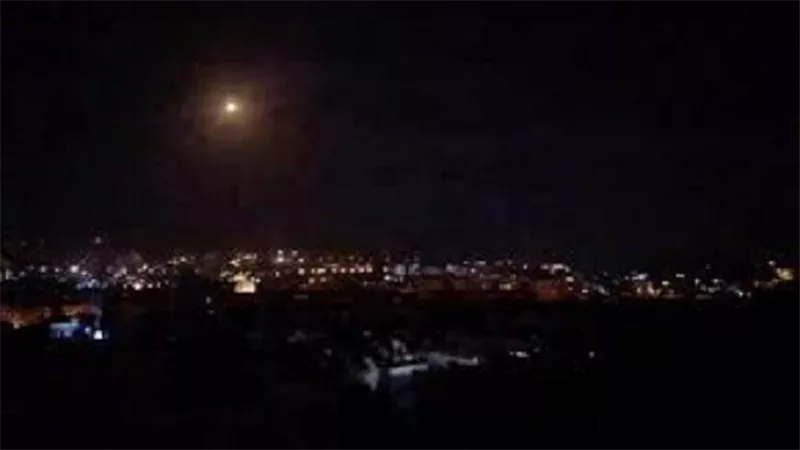 مقتل وإصابة مدنيين جراء الغارات الإسرائيلية على ضواحي دمشق (صور)