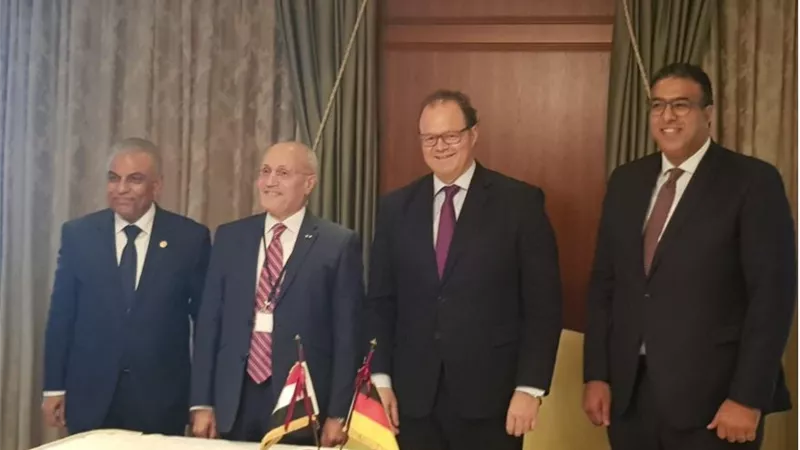 العصار يوقع خطاب نوايا مع 