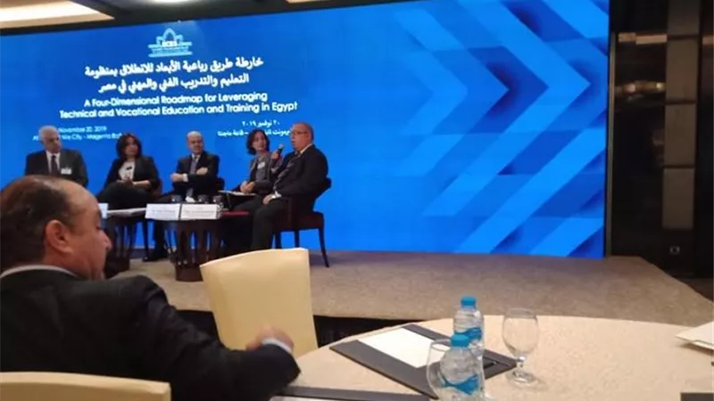 سعفان: أطلقنا 4 وحدات متنقلة لتدريب الشباب بمحل إقامتهم بالقري فى إطار مبادرة 