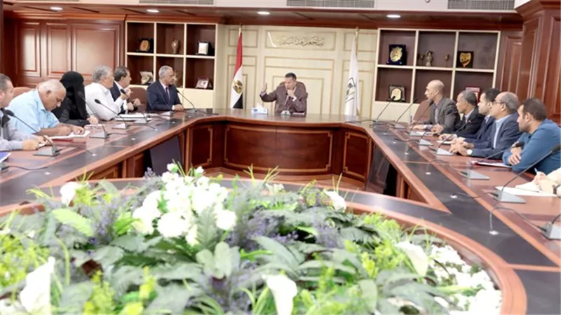 محافظ بني سويف يستعرض انشاءات كوبري الشهداء ..صور