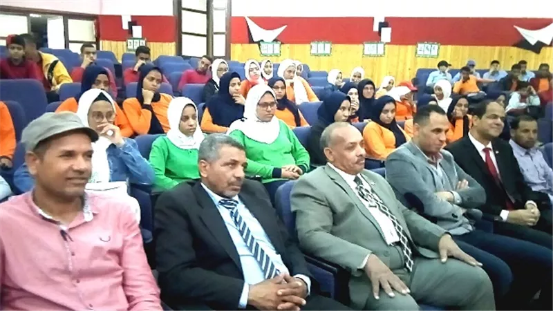 الشباب والتعليم بفكر جديد بمشاركة ١٠٥ طالب برلمانى بالوادى الجديد.صور