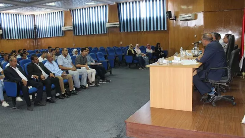 رئيس جامعة جنوب الوادى يعقد الاجتماع الأول مع مجلس اتحاد الطلاب