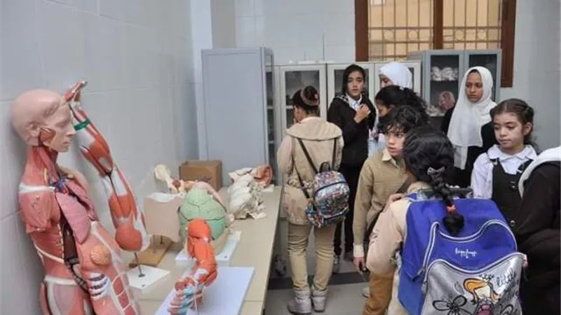 وفد طلابي يتعرف على إمكانيات جامعة كفر الشيخ..صور