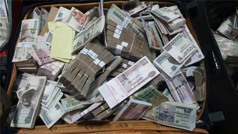 القبض على موظف بمطروح استغل موقعه وتربح 45 مليون جنيه