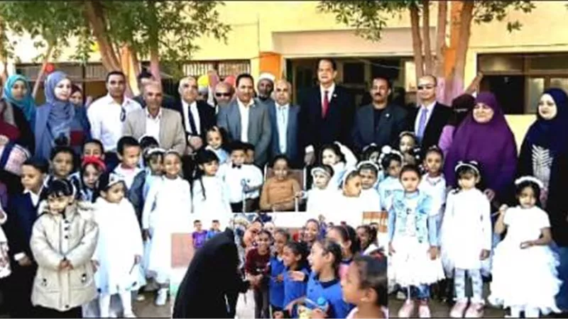 فرحة اعياد الطفولة فى عيون نائب محافظ الوادى الجديد