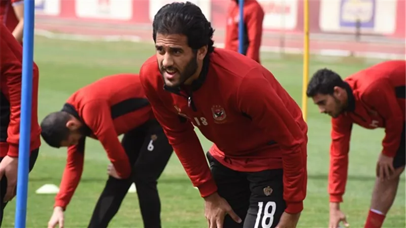 أجايي ومحسن يؤديان جلسة تأهيل في الجيم بمران الأهلي