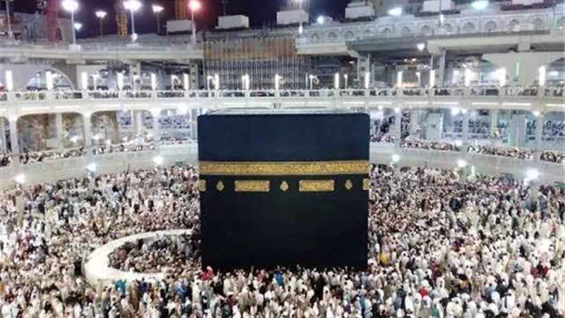 بدء أولي رحلات العمرة الإثنين القادم