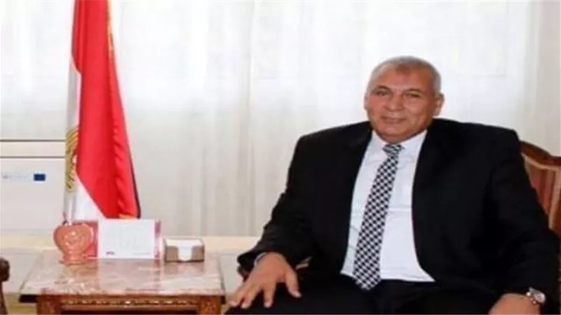 صرف السماد وتحصيل المستحقات بمقر الجمعيات تيسيرا على المواطنين بالوادى الجديد