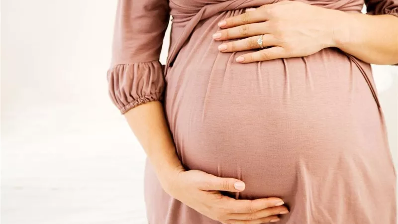 اضطرابات الأكل أثناء الحمل تحمل مخاطر كبيرة على الأم والجنين