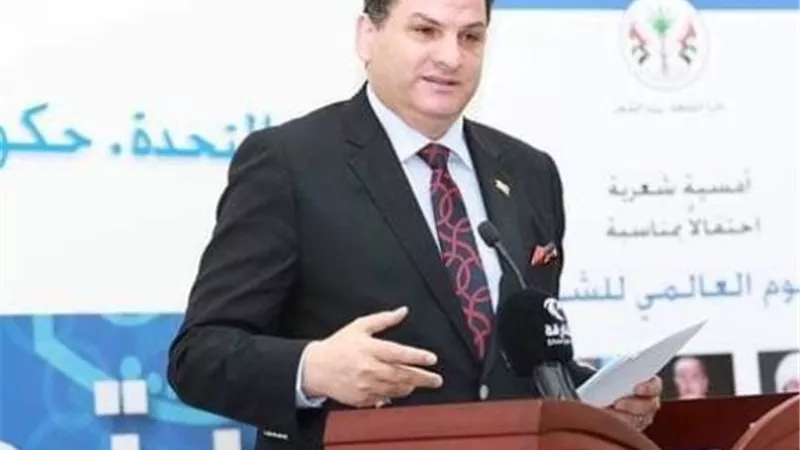 ثمرٌ على شجرِ اليتامى