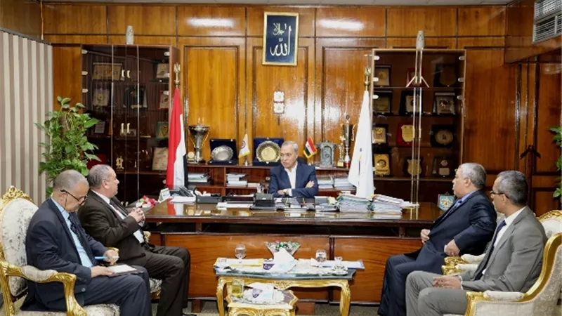 1000 فرصة عمل لأبناء نقادة فى مشروع انتاج الحرير
