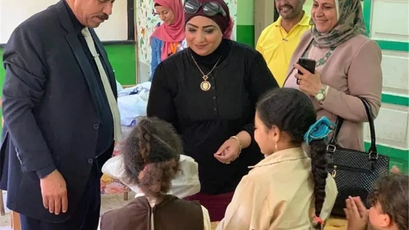مبادرة لمساعدة الطلاب الايتام وابناء الشهداء وتوزيع الادوات المدرسية مجاناً بالإسماعيلية