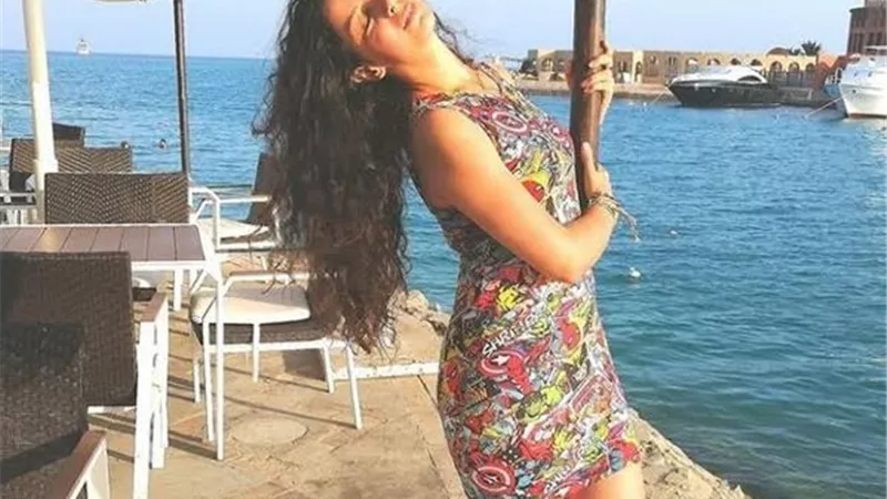 ياسمين رحمى تشارك جمهورها أحدث اطلالتها