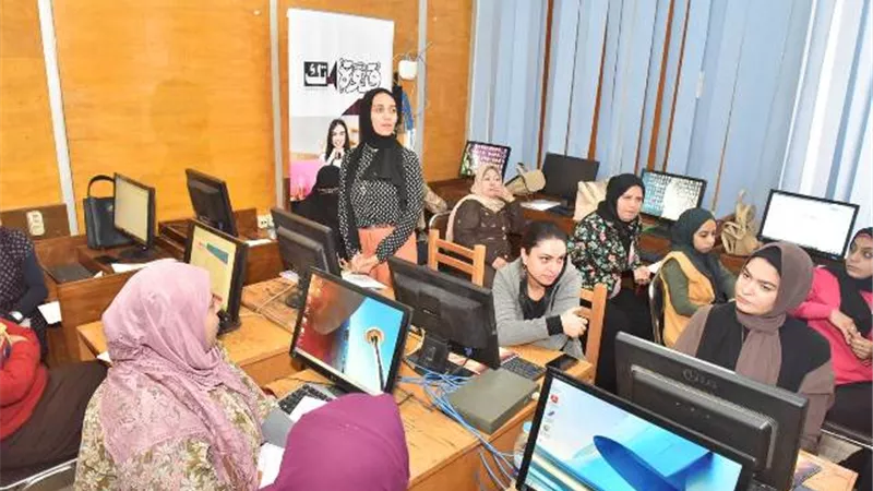 محافظ أسيوط يفتتح البرنامج التدريبي الأول للتسويق الالكتروني ضمن مبادرة 
