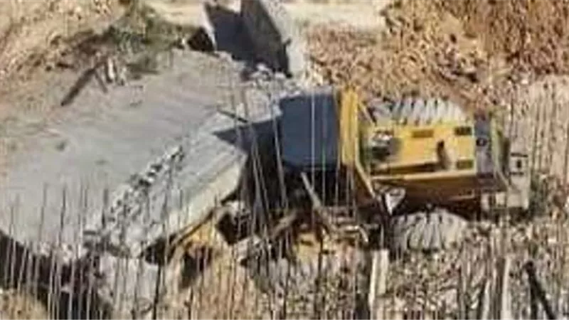 إنهيار جدار فوق لودر يتسبب فى وفاه سائقه ببورسعيد