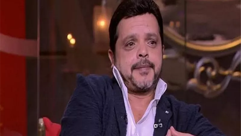 أول ظهور لهنيدى بعد خضوعه لعملية جراحية فى فكيه