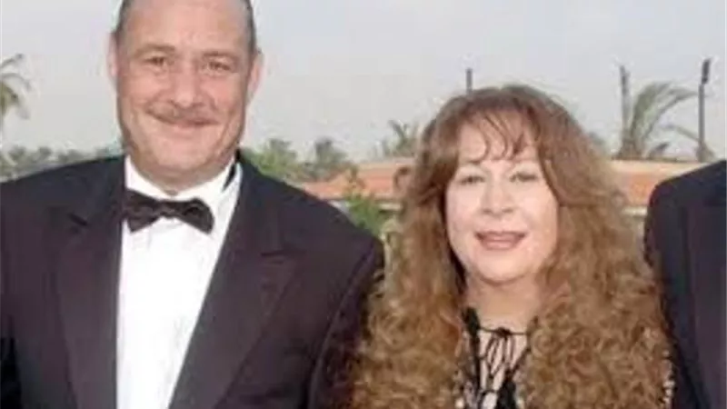 سمية الالفى: فاروق الفيشاوى طلقنى ٣ مرات