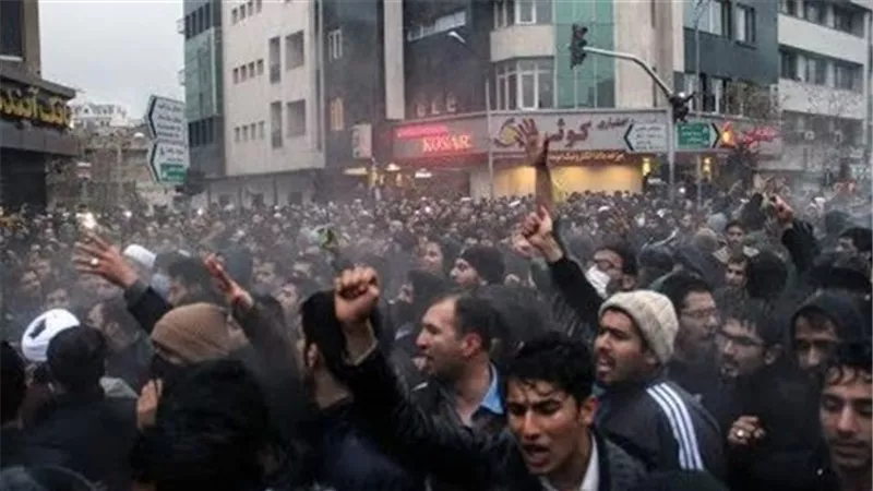300 قتيل و 4 آلاف جريح حصيلة التظاهرات في إيران حتى الآن