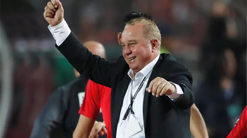 اتحاد الكرة يجتمع مع شوقى غريب