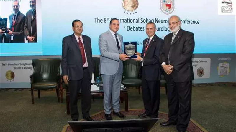 طب سوهاج تناقش علاج التمددات الشريانية والوحمات الدموية بالمخ