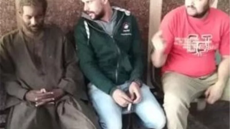 خلال جولة ميدانية .. محافظ أسيوط يرصد شخص بلا مأوى بموقف المعلمين