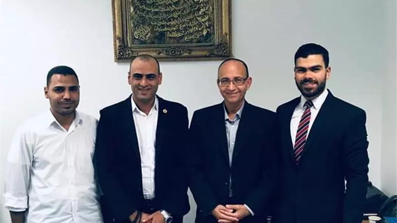 احباط تهريب سبائك فضه بمطار برج العرب