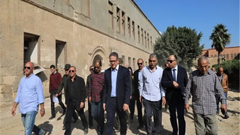 وزير الاثار يتفقد المباني الاثرية بقلعة صلاح الدين