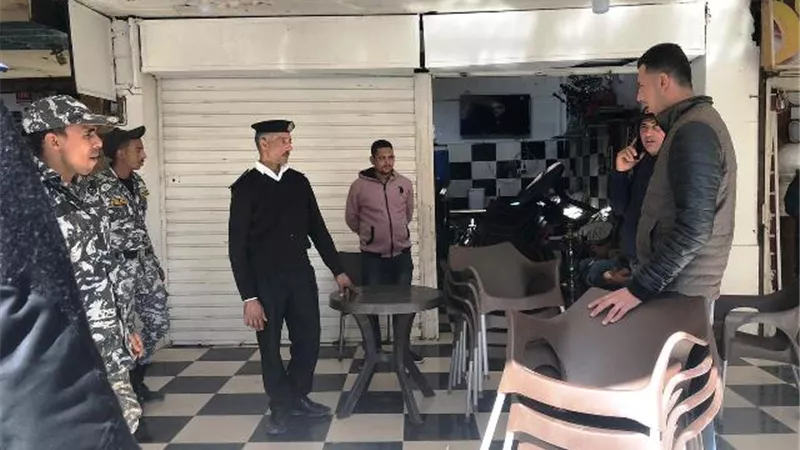 إغلاق وتشميع 51 محلاً وتحرير 48 مخالفة فى بدر بالتعاون مع الشرطة.. بالصور
