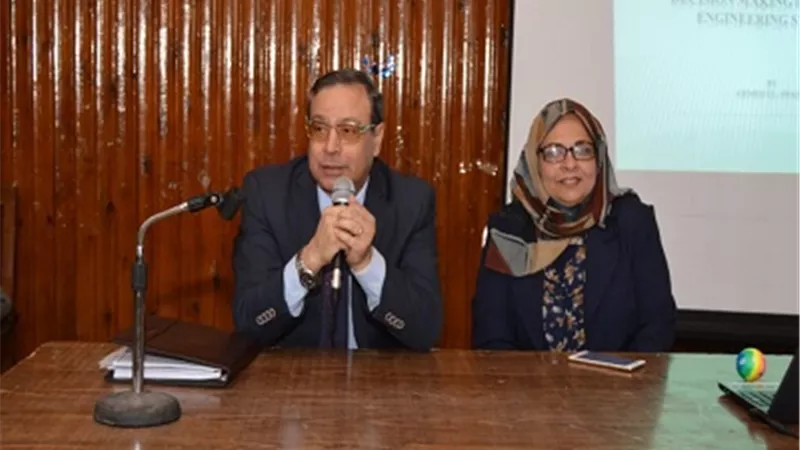 طلاب مدارس النابغين فى زيارة لمعهد الدراسات البيئية بجامعة عين شمس