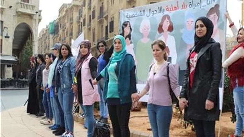 مطالب نسوية بتنظيم وقفة للتأكيد على حقوق الرؤية والزام الازواج بالنفقة