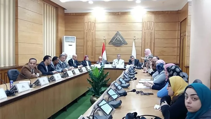 لجنة تحكيم تزور جامعة بنها
