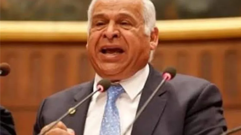 عامر يطالب الحكومة بحماية صناعة الورق بفرض رسوم على الاستيراد