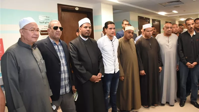 شباب الكرنك فى زيارة لدعم المرضى بمستشفى