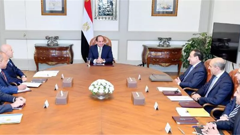 السيسي يستقبل الرئيس التنفيذي لشركة ايني.. ويوجه وزارة البترول بمواصلة التعاون المكثف مع الشركة