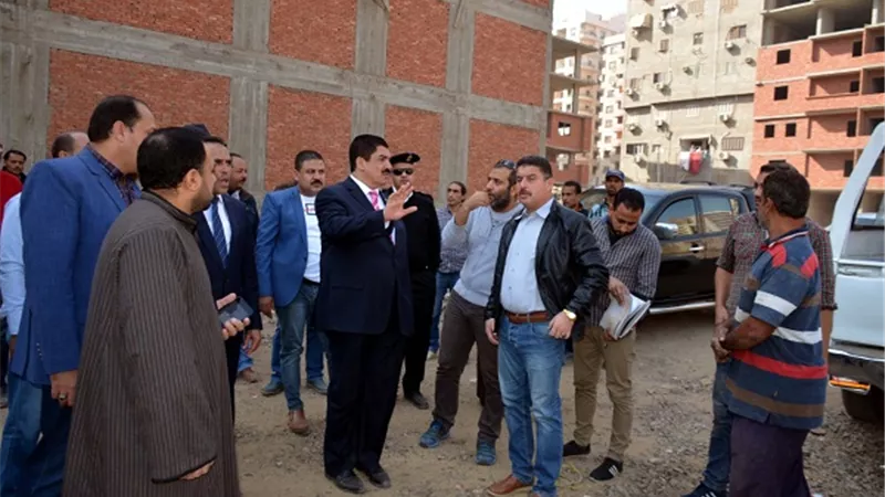 محافظ القليوبية يستأنف جولاته المفاجئة على الأبراج المخالفة