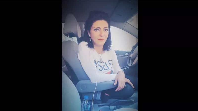 بالفيديو.. ناشطة تسخر من محمد على بعد مؤتمر لندن
