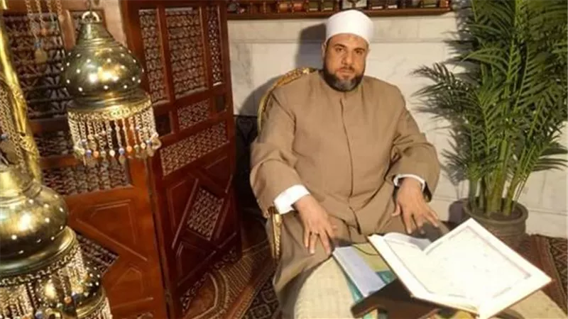 عجمي يتابع اختبارات لمتقدمين لصلاة التراويح خلال رمضان القادم بالسويس