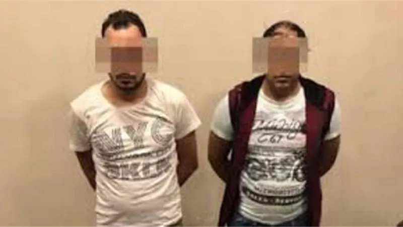 القبض علي عطالين بحوزتهما نصف كيلو حشيش بالسحر والجمال