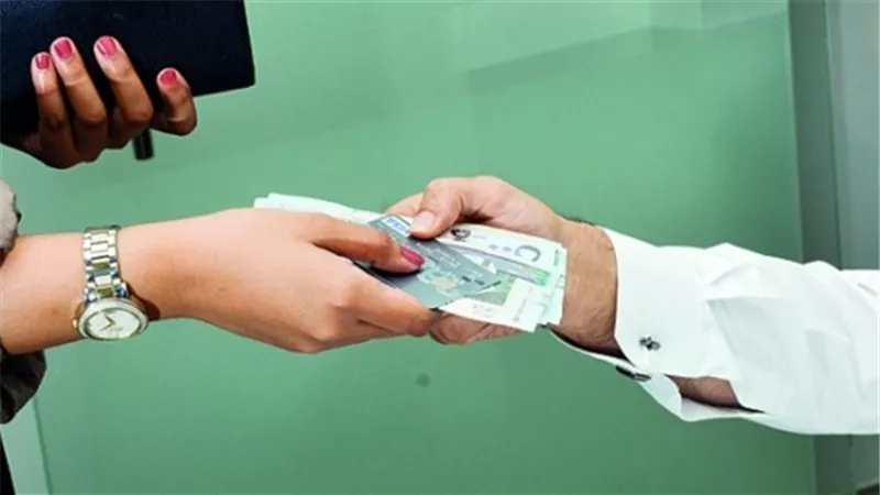 دراسة: راتب الزوجة قد يسبب أزمة للزوج
