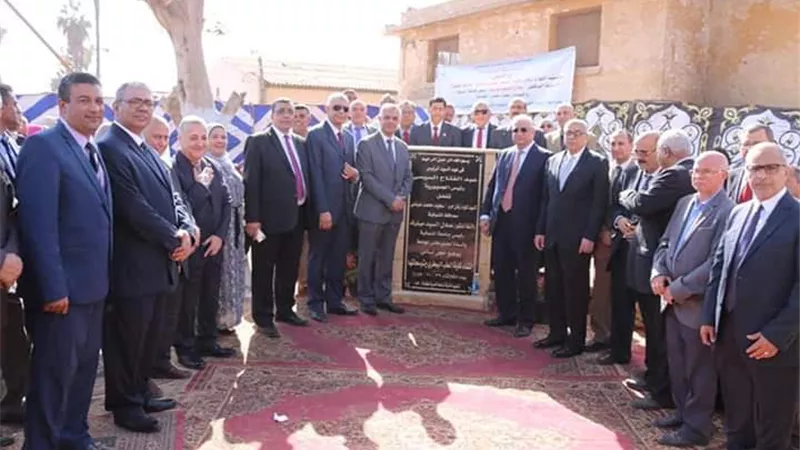 عباس ومبارك يضعان حجر الأساس لكلية الطب البيطرى بطوخ طنبشا بالمنوفية