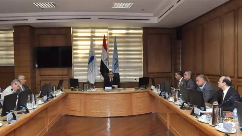مصر بين تحديات الماضي و آفاق المستقبل ندوة في جامعة كفر الشيخ