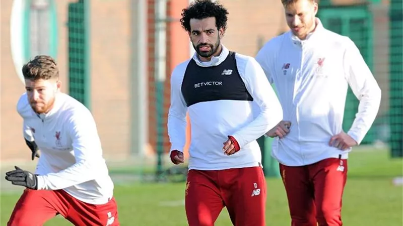 دورى ابطال اوروبا.. غموض حول مشاركة محمد صلاح امام نابولى
