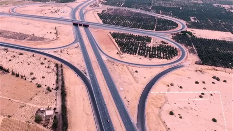 نشأت الديهي: محور 30 يونيو يمثل أول سطر في عودة سيناء لحضن الوطن