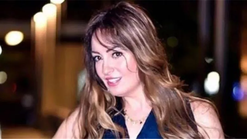 نرمين الفقى تبهر متابعيها بفستان اسود قصير