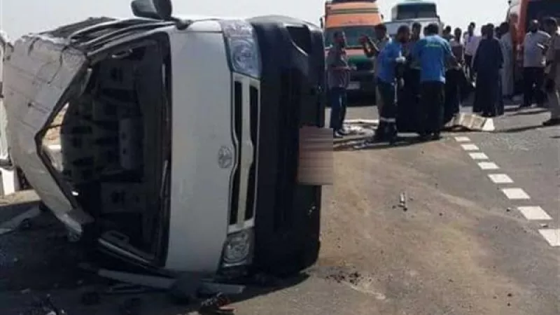 مصرع شخص وإصابة 2 آخرين في حادث تصادم بـ الوراق