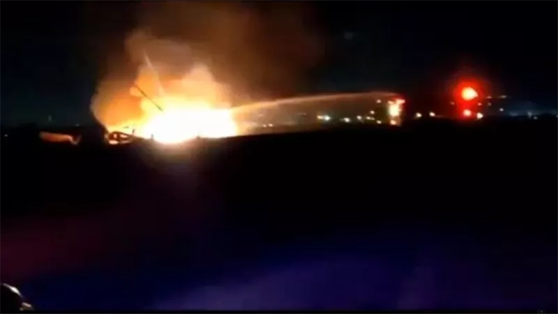 بالفيديو.. اشتعال النيران في طائرة عسكرية إسرائيلية