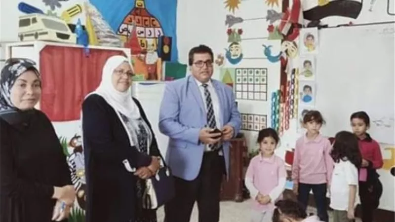 عقل يتابع سير العملية التعليمية بمدرسة الفيروز الرسمية بشرم الشيخ