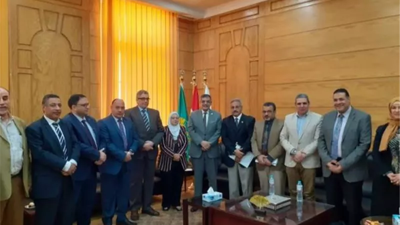 المغربى يستقبل وفد المركز القومى للقياس بوحدة مشروعات التعليم العالى