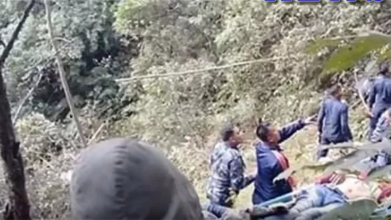 16 قتيلا جراء سقوط حافلة في واد وسط نيبال