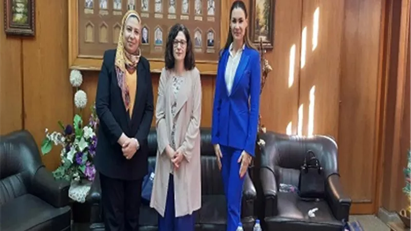 عميد ألسن عين شمس تناقش سبل تطوير قسم اللغة البرتغالية